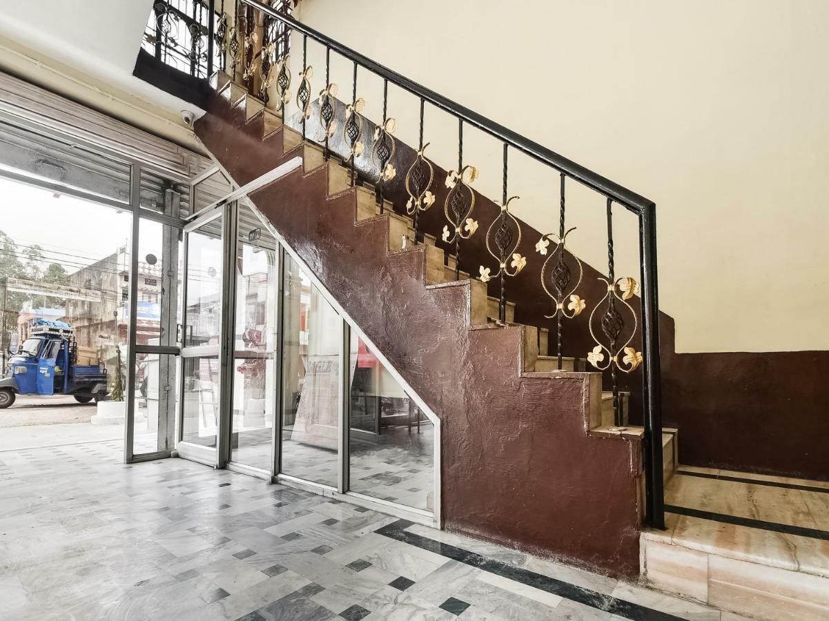 Hotel Lalit Palace Babina Exterior photo