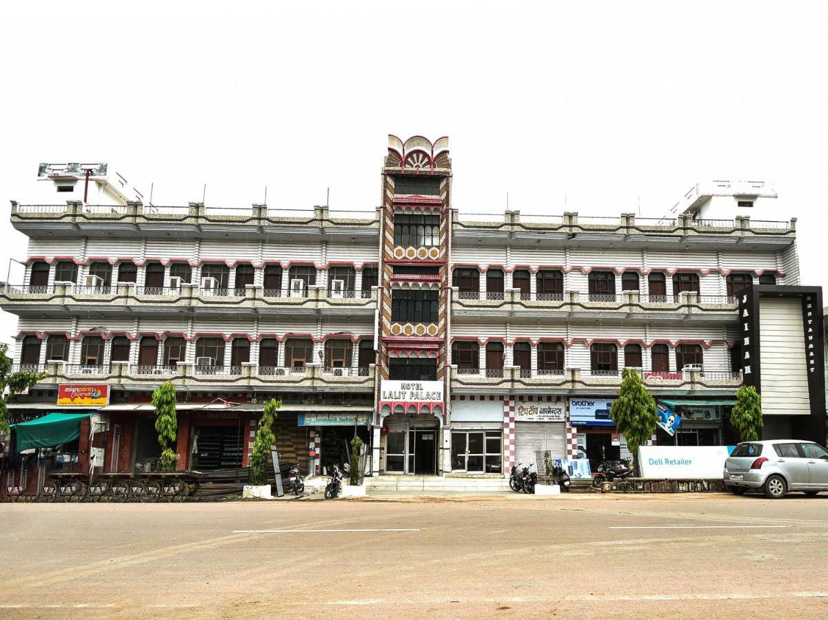 Hotel Lalit Palace Babina Exterior photo