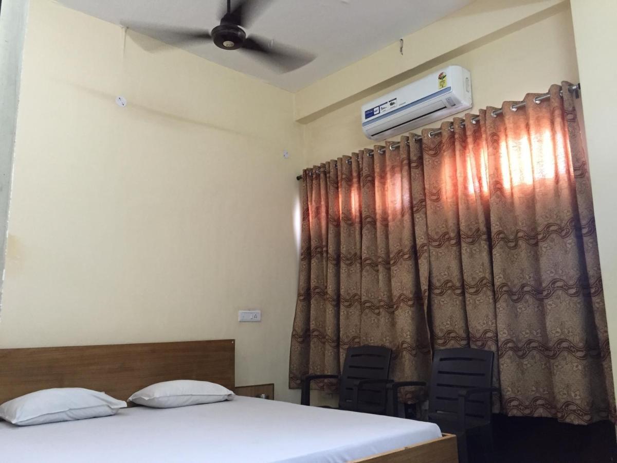 Hotel Lalit Palace Babina Exterior photo